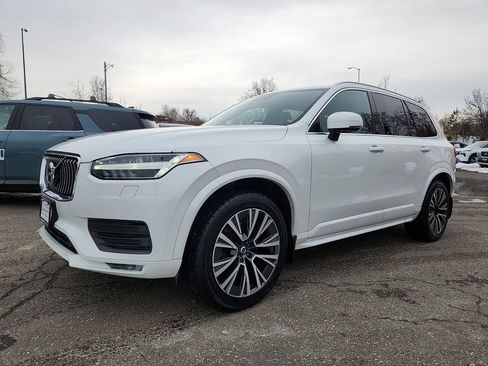 Used 2020 Volvo XC90 T6 Momentum w/ Protection Package Premier image 3
