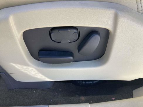 Used 2014 Lincoln MKT Ecoboost w/ Equipment Group 201A image 22