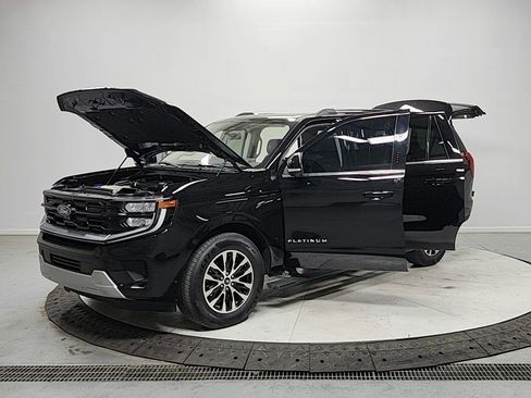 Used 2025 Ford Expedition Max Platinum image 11
