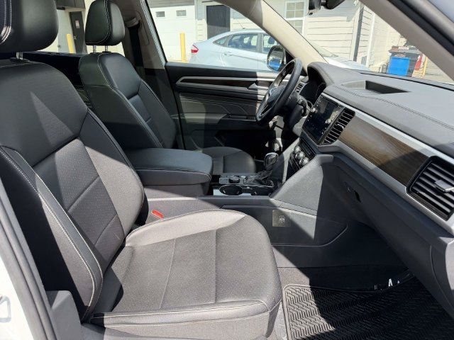 Used 2023 Volkswagen Atlas SE w/ Panoramic Sunroof Package AWD/4WD image 11