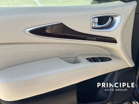 Used 2019 INFINITI QX60 Luxe w/ Sensory Package FWD image 12