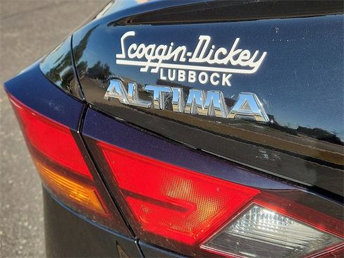 Used 2020 Nissan Altima 2.5 SR w/ Premium Package image 8