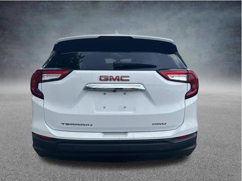 Used 2024 GMC Terrain SLE AWD/4WD image 8