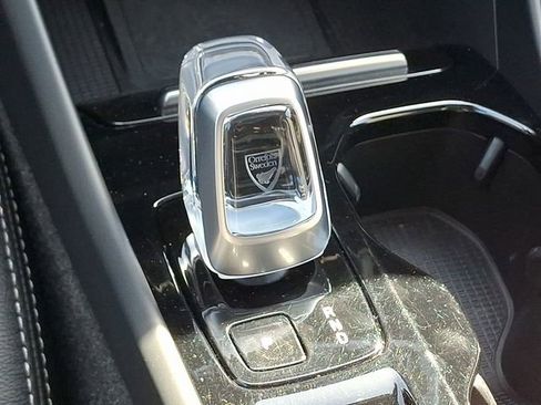 Used 2023 Volvo XC40 B5 Plus w/ Driver Assist Package AWD/4WD image 15