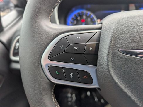 Used 2025 Chrysler Pacifica Select FWD image 23