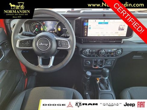 Used 2025 Jeep Wrangler Unlimited Sahara w/ Safety Group AWD/4WD image 7