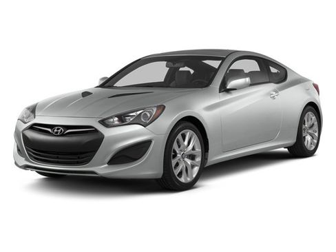 Used 2013 Hyundai Genesis 3.8 RWD image 4