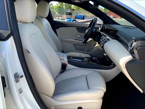 Used 2025 Mercedes-Benz CLA 250 image 9