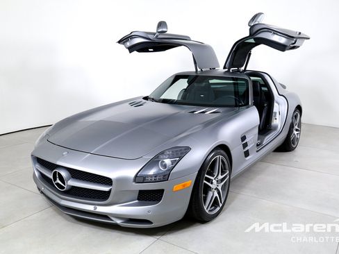 Used 2011 Mercedes-Benz SLS AMG Coupe image 5