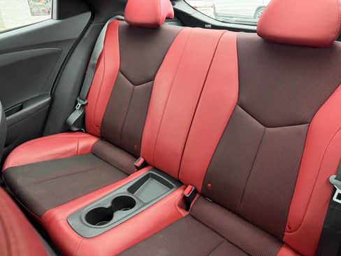 Used 2012 Hyundai Veloster w/ Style Pkg FWD image 11