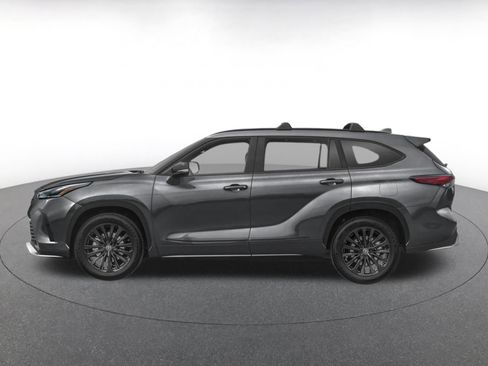 Used 2025 Toyota Highlander XSE AWD/4WD image 3