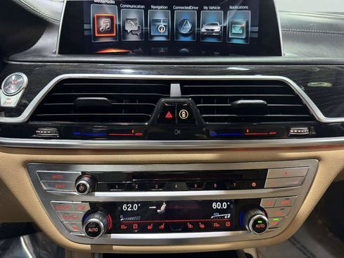 Used 2016 BMW 750i RWD image 36