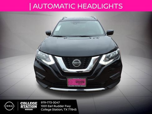 Used 2020 Nissan Rogue S w/ Special Edition Package image 10