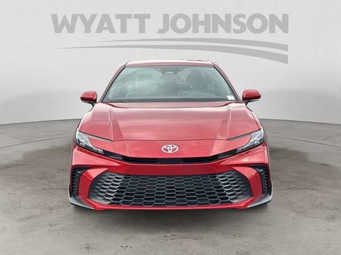 Used 2025 Toyota Camry SE FWD image 8