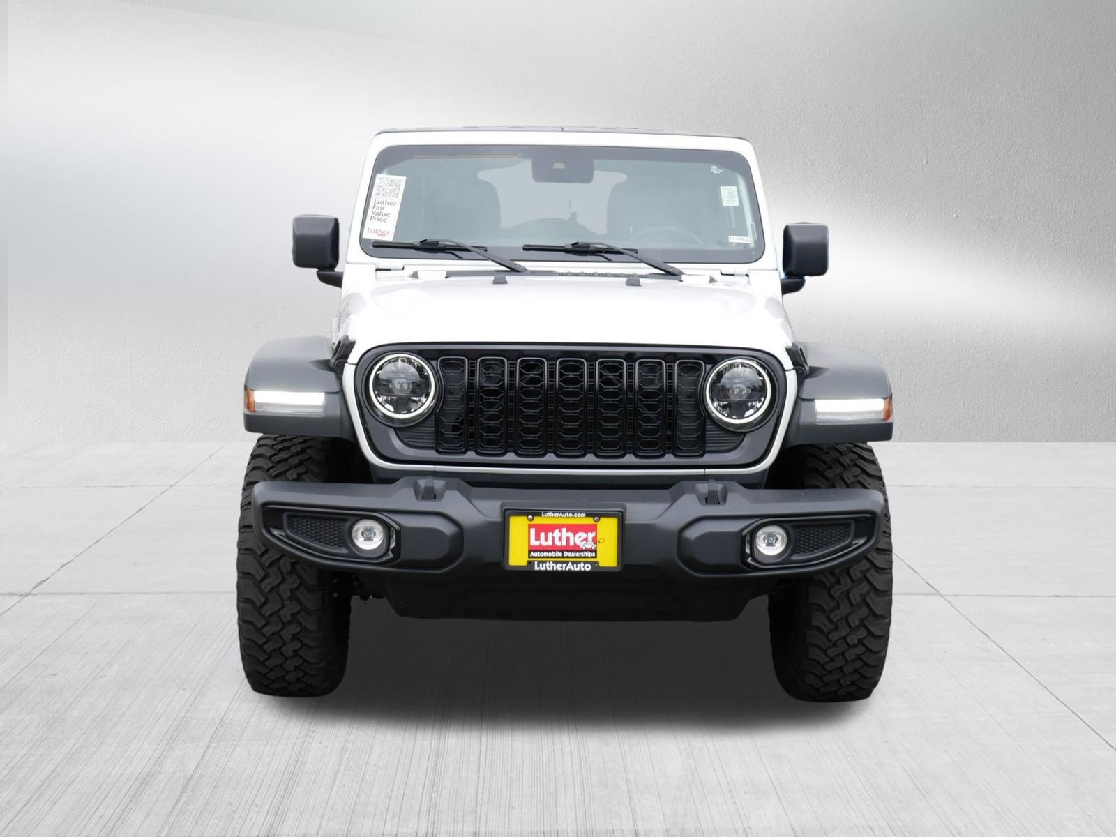 Used 2025 Jeep Wrangler Unlimited Sport AWD/4WD image 2