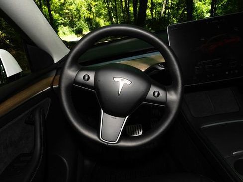 Used 2022 Tesla Model Y Performance AWD/4WD image 26