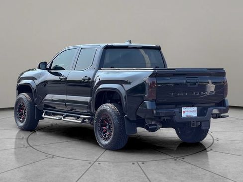 Used 2025 Toyota Tacoma SR5 AWD/4WD image 4