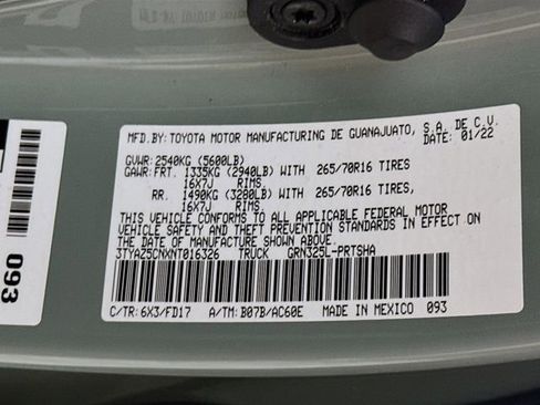 Used 2022 Toyota Tacoma TRD Off-Road image 33