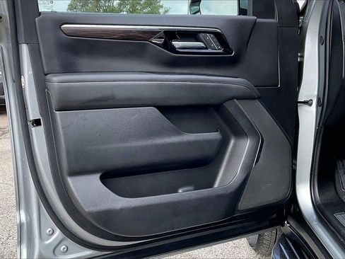 Used 2025 Chevrolet Tahoe LT image 17