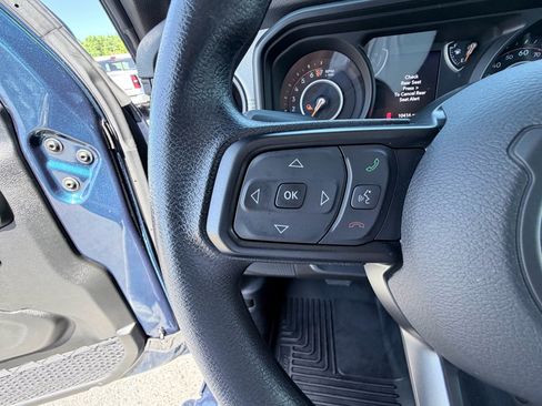 Used 2025 Jeep Gladiator Sport AWD/4WD image 13