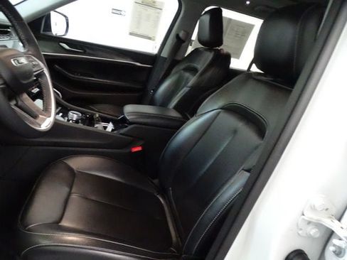 Certified 2023 Jeep Grand Cherokee 4WD 4xe image 2