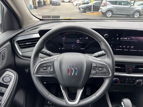 Used 2025 Buick Encore GX Preferred image 35