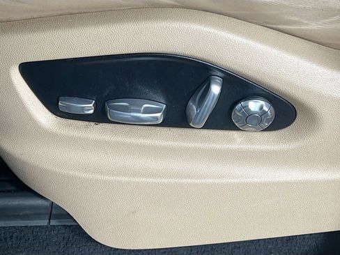 Used 2020 Porsche Cayenne AWD/4WD image 12