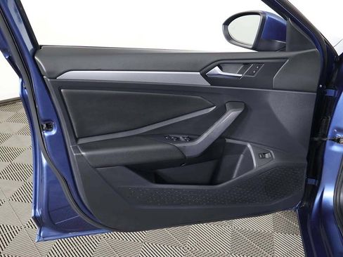 Used 2019 Volkswagen Jetta SE FWD image 23