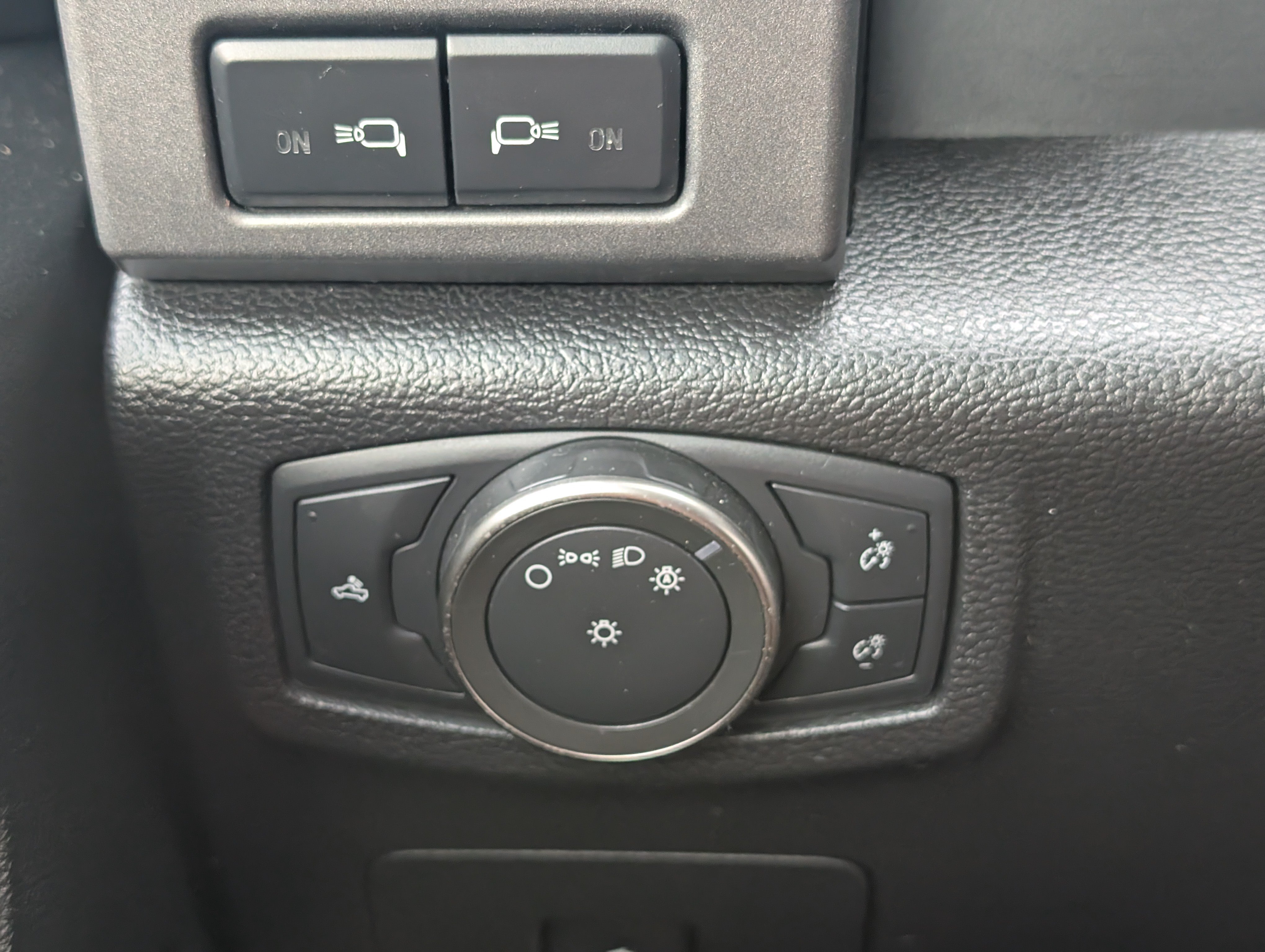 Used 2018 Ford F150 Raptor w/ Equipment Group 802A Luxury AWD/4WD image 14
