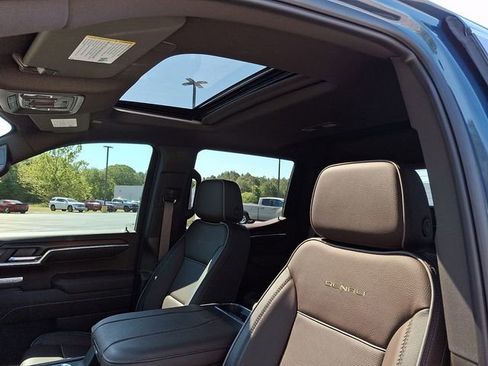 Used 2024 GMC Sierra 1500 Denali w/ Denali Reserve Package AWD/4WD image 14