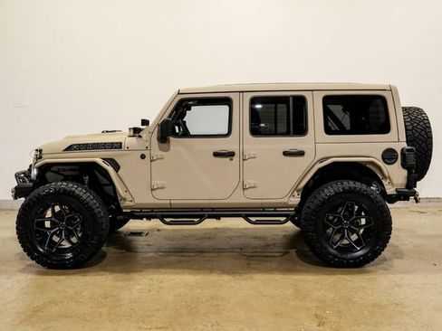 Used 2025 Jeep Wrangler Unlimited Rubicon w/ Technology Group image 9