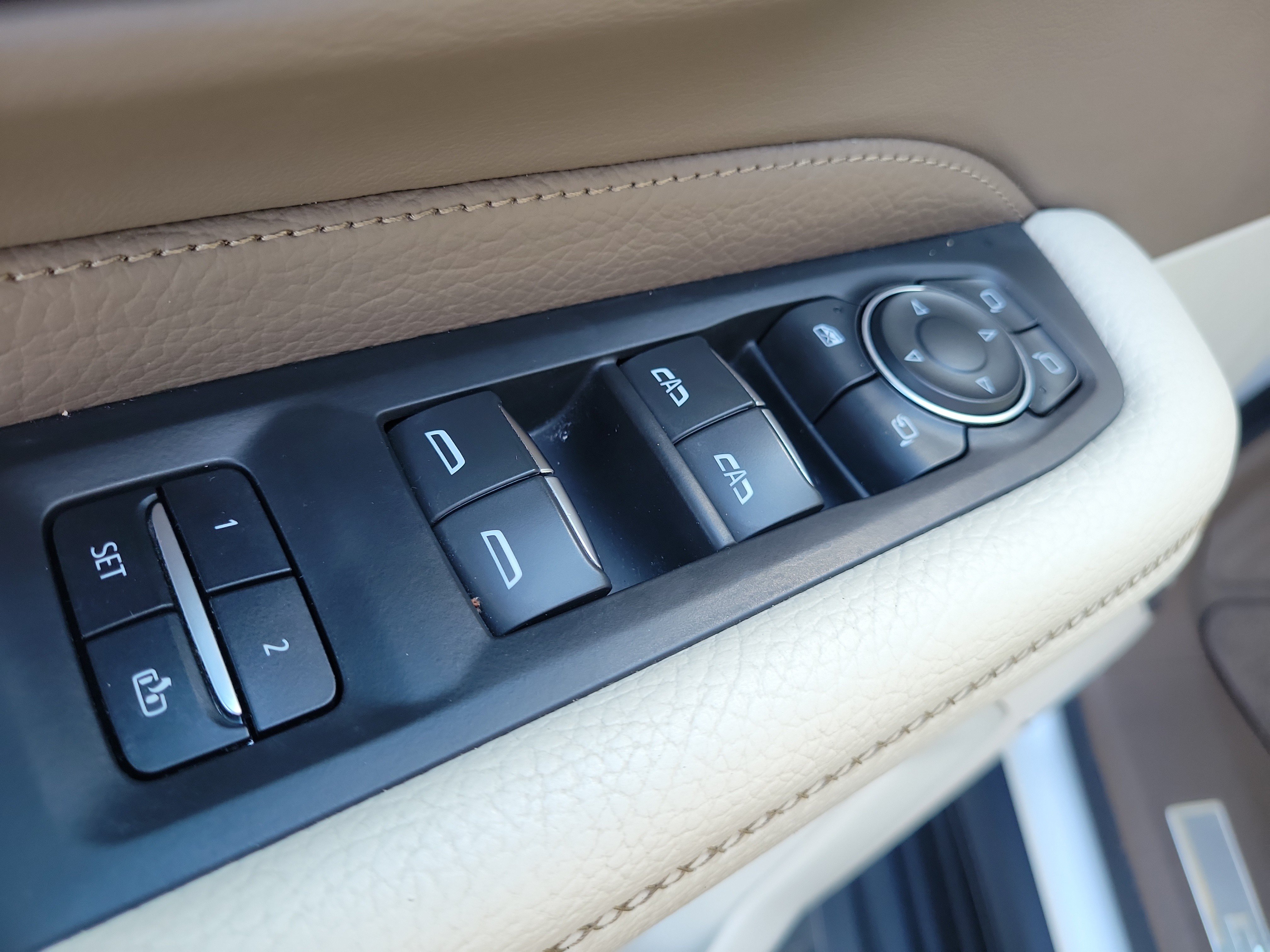 Used 2022 GMC Yukon XL Denali AWD/4WD image 20