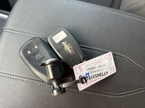 Used 2023 Chevrolet Traverse LT FWD image 37