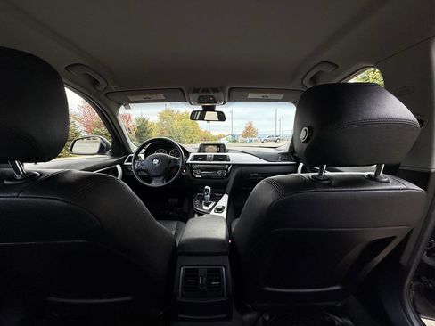 Used 2016 BMW 320i Sedan image 25