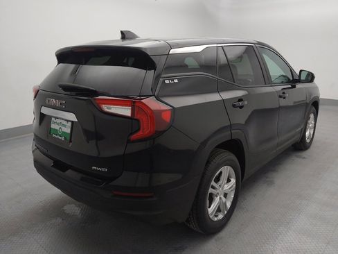 Used 2022 GMC Terrain SLE image 9