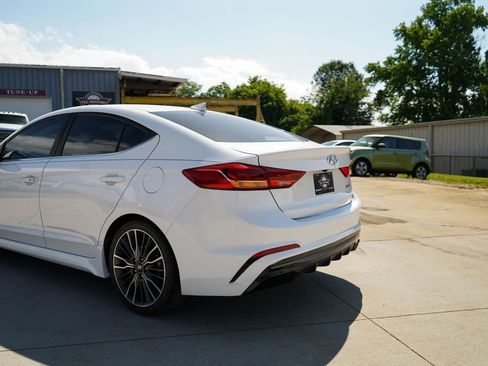 Used 2018 Hyundai Elantra Sport w/ Sport Premium Package 03 FWD image 21
