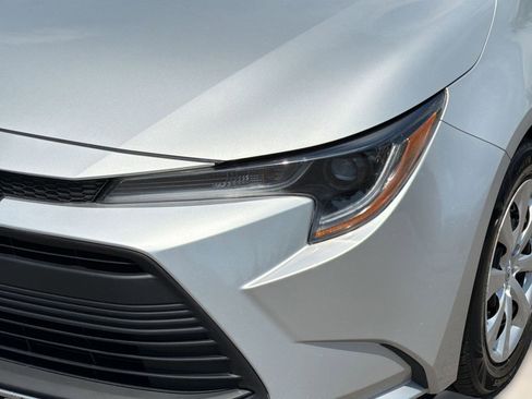 Used 2024 Toyota Corolla LE FWD image 11