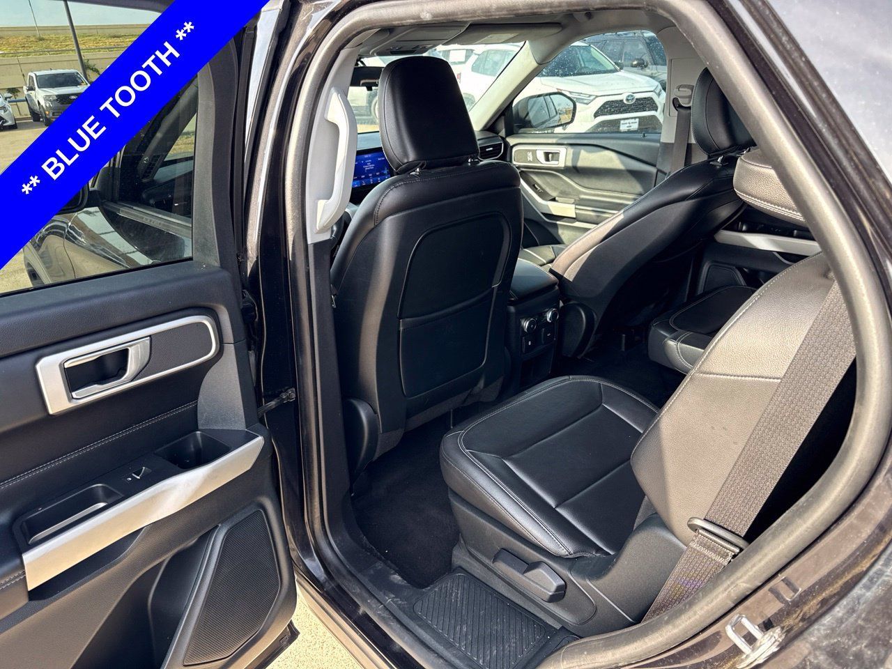 Used 2020 Ford Explorer XLT w/ Equipment Group 202A RWD image 8