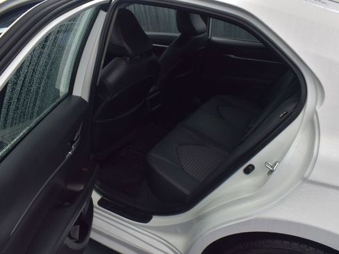 Used 2023 Toyota Camry SE image 7