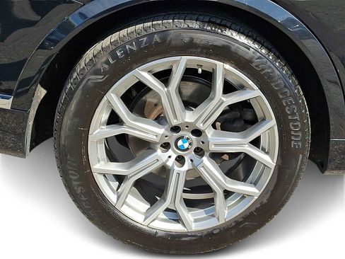 Used 2024 BMW X7 xDrive40i w/ Premium Package AWD/4WD image 7