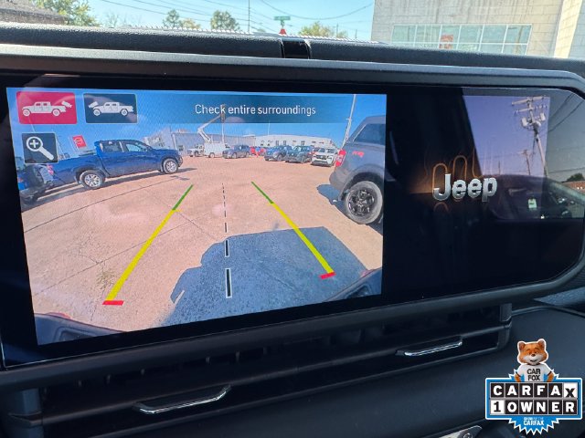 Used 2024 Jeep Gladiator Mojave w/ Technology Group AWD/4WD image 18