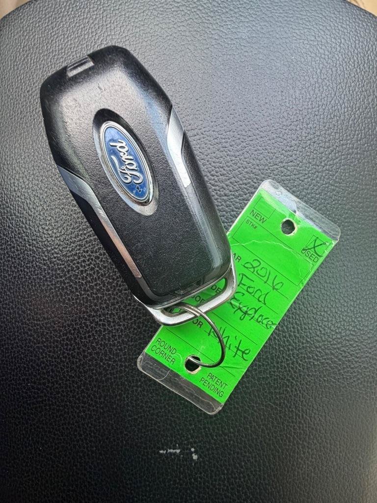 Used 2016 Ford Explorer XLT w/ Equipment Group 202A FWD image 32