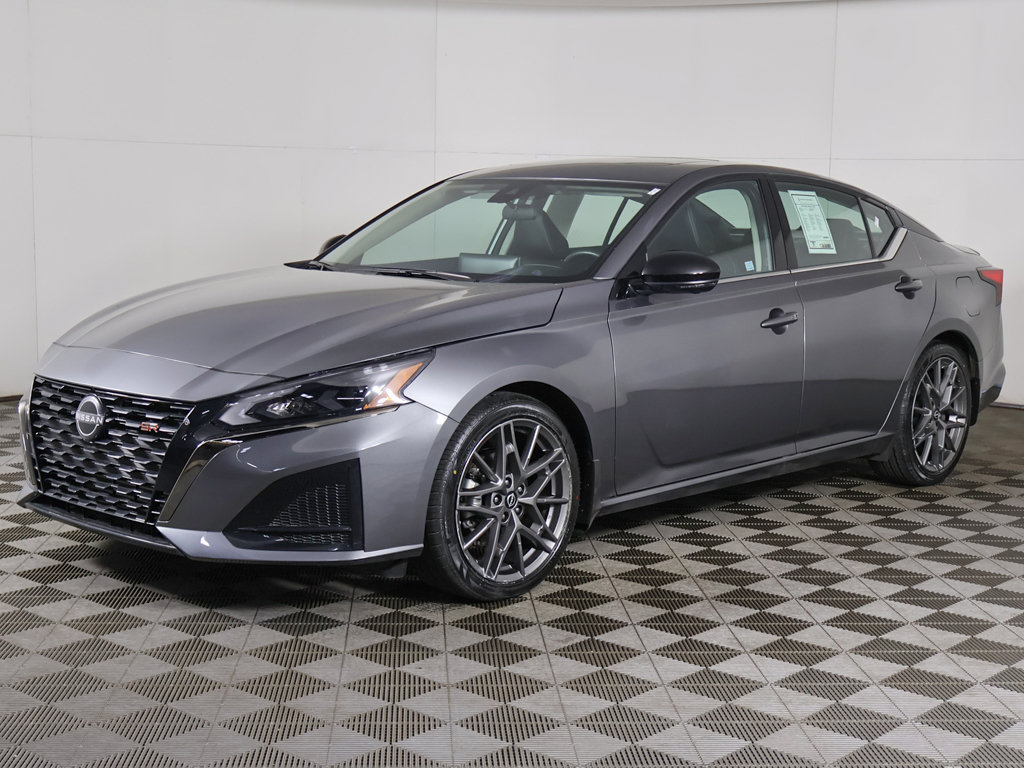 Used 2023 Nissan Altima 2.0 SR FWD image 10