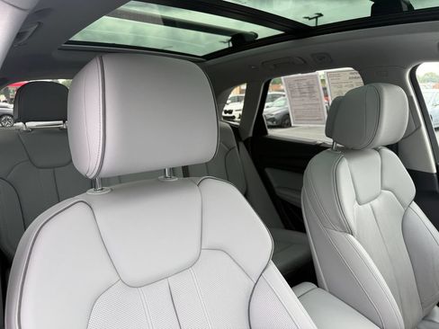 Used 2021 Audi Q5 e Prestige w/ Prestige Package AWD/4WD image 16