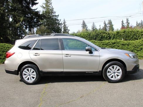 Used 2015 Subaru Outback 2.5i Premium image 12