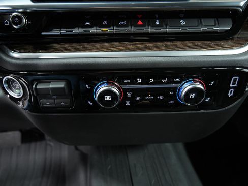 New 2026 GMC Sierra 1500 SLE image 36