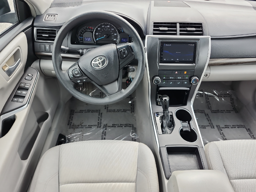 Used 2015 Toyota Camry LE FWD image 19