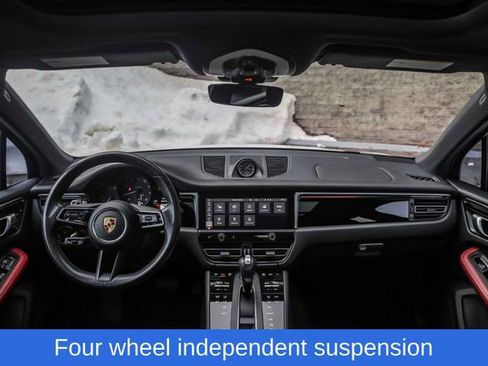Used 2024 Porsche Macan Turbo AWD/4WD image 30