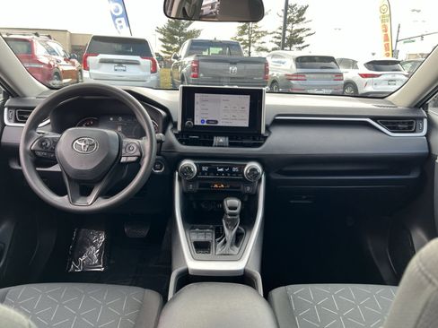 Used 2024 Toyota RAV4 XLE image 22
