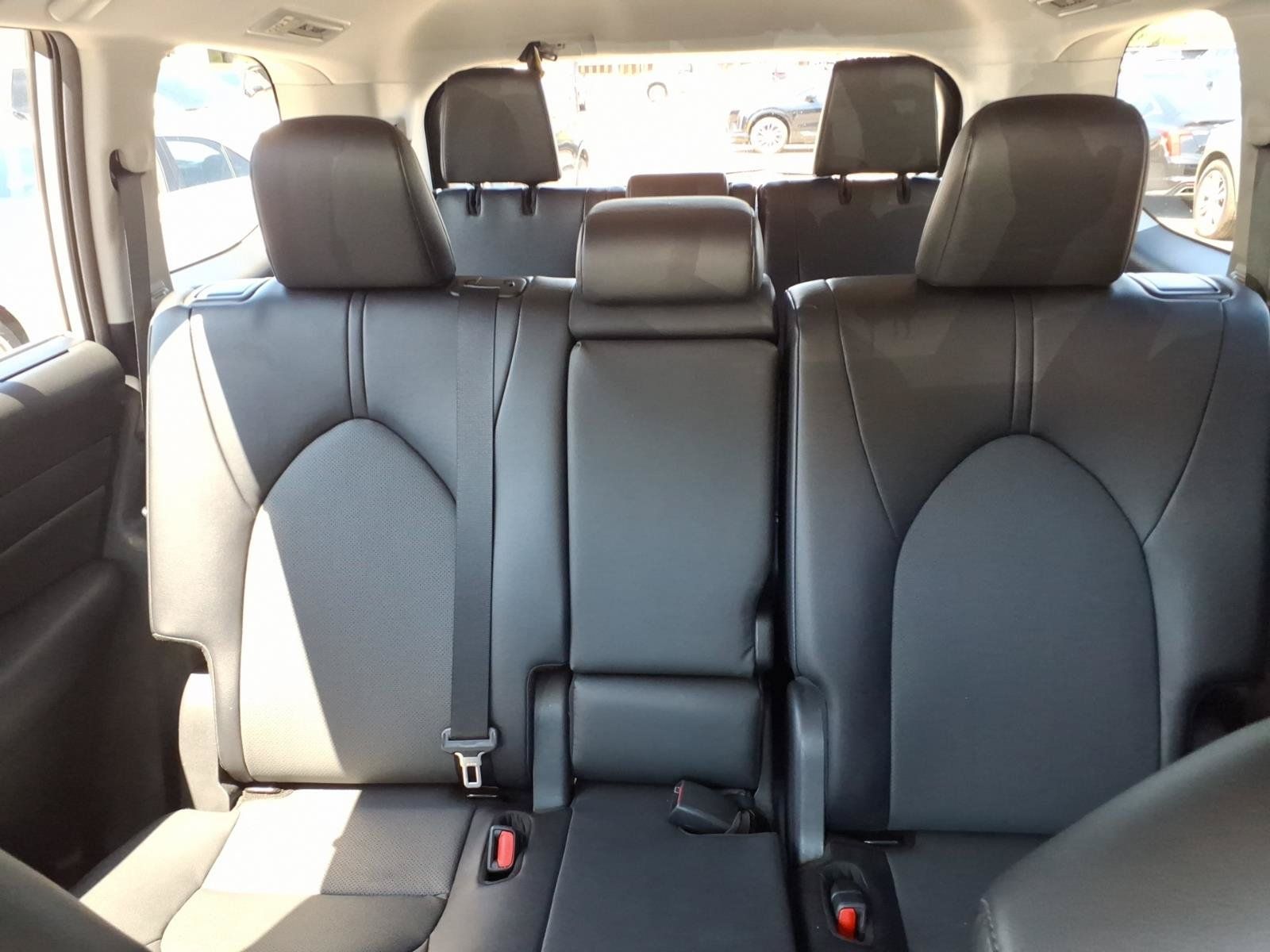 Used 2024 Toyota Grand Highlander AWD image 30